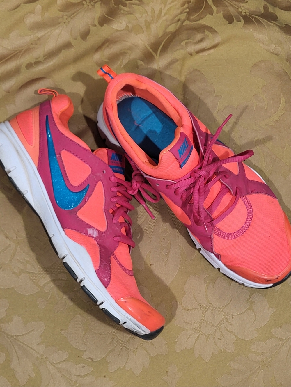 Nike Training in Season TR2 Women's Neon Orange Memory Foam Cross Trainer Shoes - Picture 3 of 5